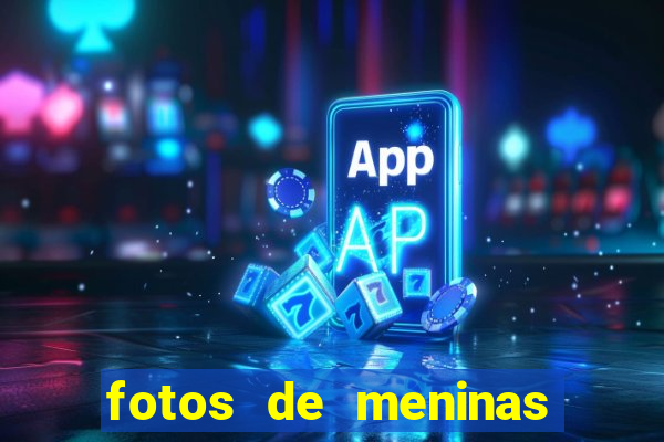 fotos de meninas de cabelo cacheado no espelho