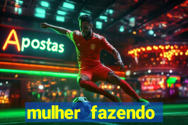 mulher fazendo strip tease