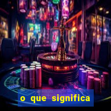 o que significa quando a luz acende sozinha