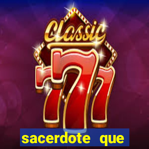 sacerdote que morreu no santo dos santos