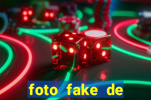 foto fake de menina no espelho cabelo cacheado